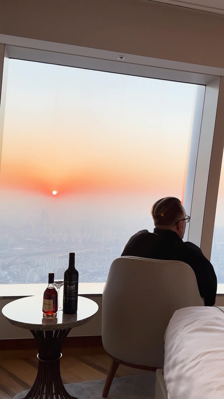 https://d2zmqyh8caa94h.cloudfront.net/creator_social_media_contents/instagram/reels/C-fa2HtohKF/C-fa2HtohKF.mp4