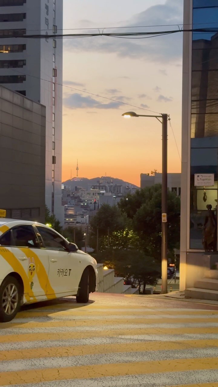 https://d2zmqyh8caa94h.cloudfront.net/creator_social_media_contents/instagram/reels/C8MwXEHyo9I/C8MwXEHyo9I.mp4