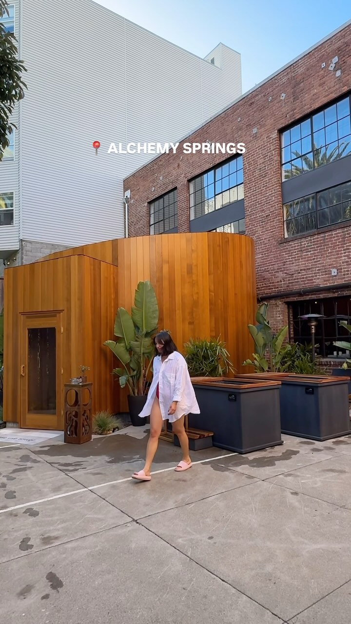 https://d2zmqyh8caa94h.cloudfront.net/creator_social_media_contents/instagram/reels/C8rzIPCp5nf/C8rzIPCp5nf.mp4