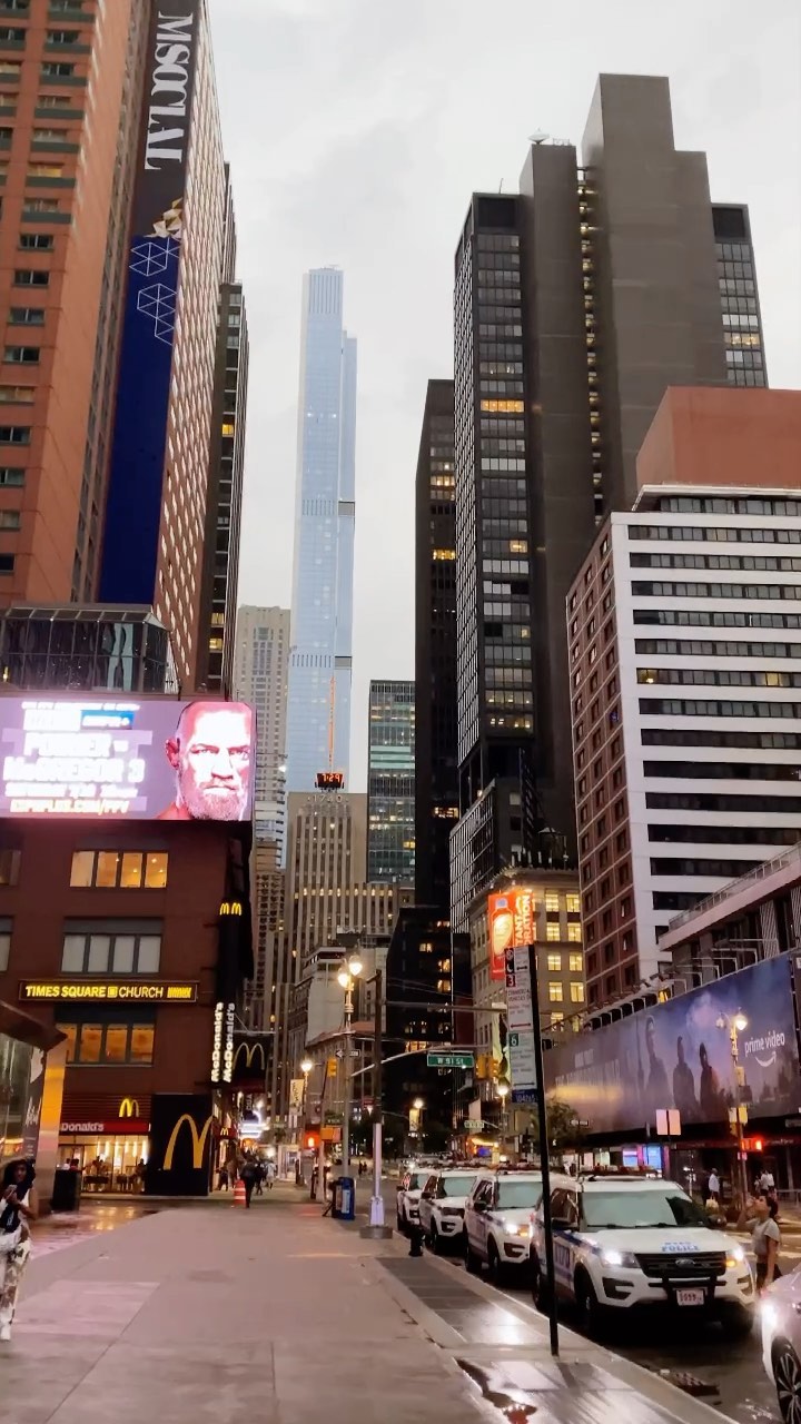 https://d2zmqyh8caa94h.cloudfront.net/creator_social_media_contents/instagram/reels/CRAgps-otJN/CRAgps-otJN.mp4