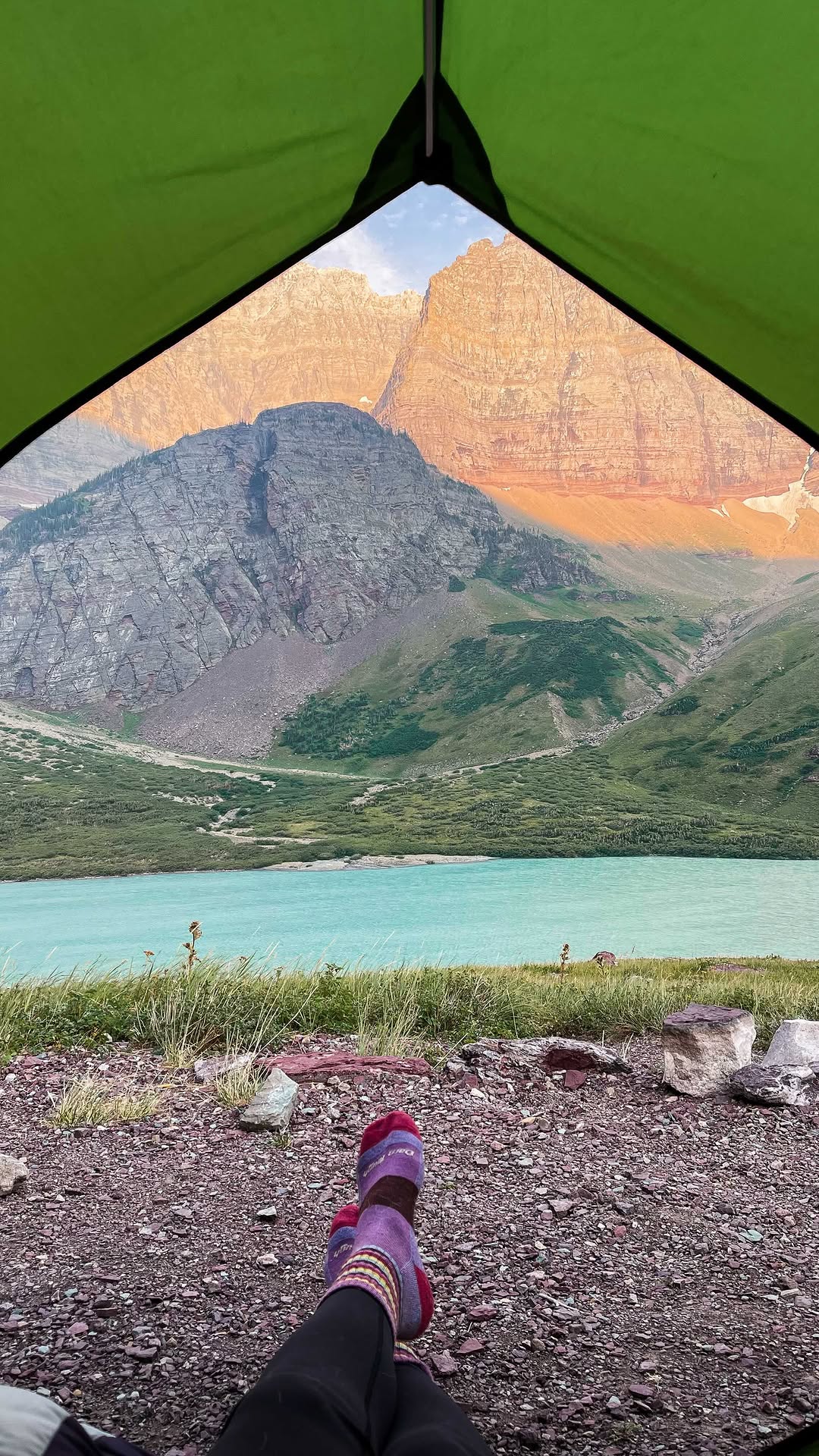 https://d2zmqyh8caa94h.cloudfront.net/creator_social_media_contents/instagram/reels/CSrnzzalf1s/CSrnzzalf1s.mp4