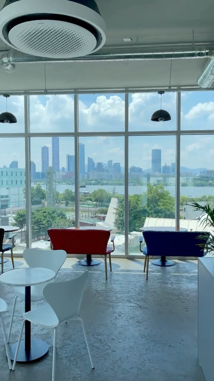 https://d2zmqyh8caa94h.cloudfront.net/creator_social_media_contents/instagram/reels/CTEC98pJVXe/CTEC98pJVXe.mp4