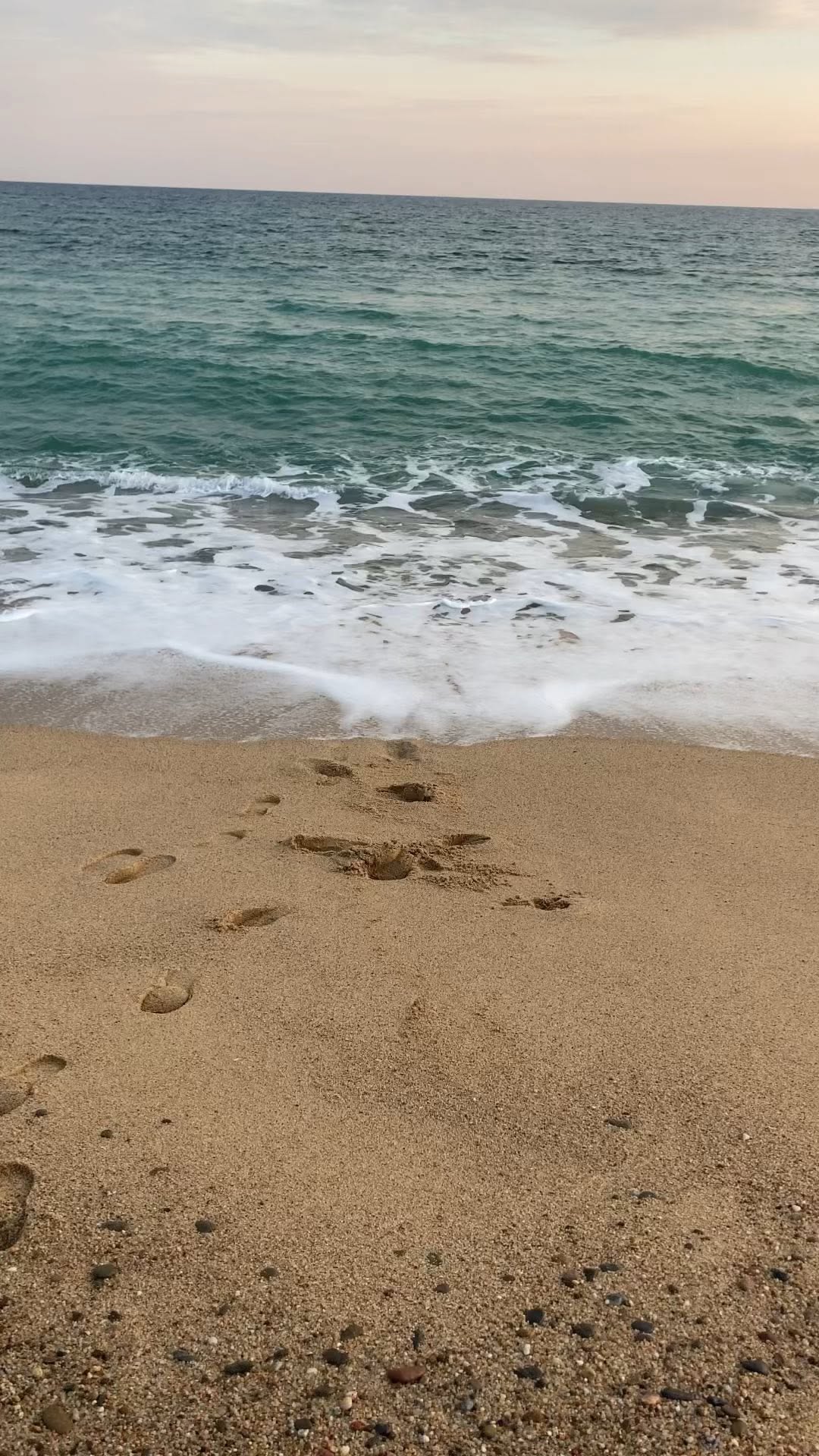 https://d2zmqyh8caa94h.cloudfront.net/creator_social_media_contents/instagram/reels/CcDNj8goM2R/CcDNj8goM2R.mp4