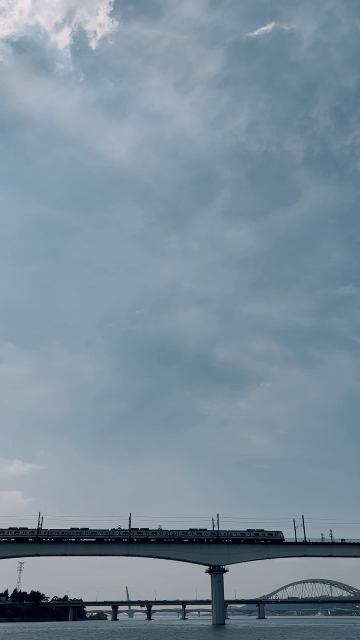 https://d2zmqyh8caa94h.cloudfront.net/creator_social_media_contents/instagram/reels/Cfm3fhShrpF/Cfm3fhShrpF.mp4