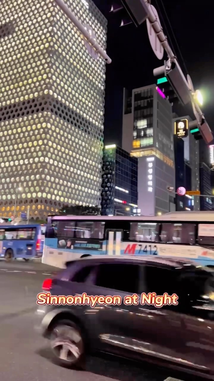 https://d2zmqyh8caa94h.cloudfront.net/creator_social_media_contents/instagram/reels/CiAYUEvpjFJ/CiAYUEvpjFJ.mp4