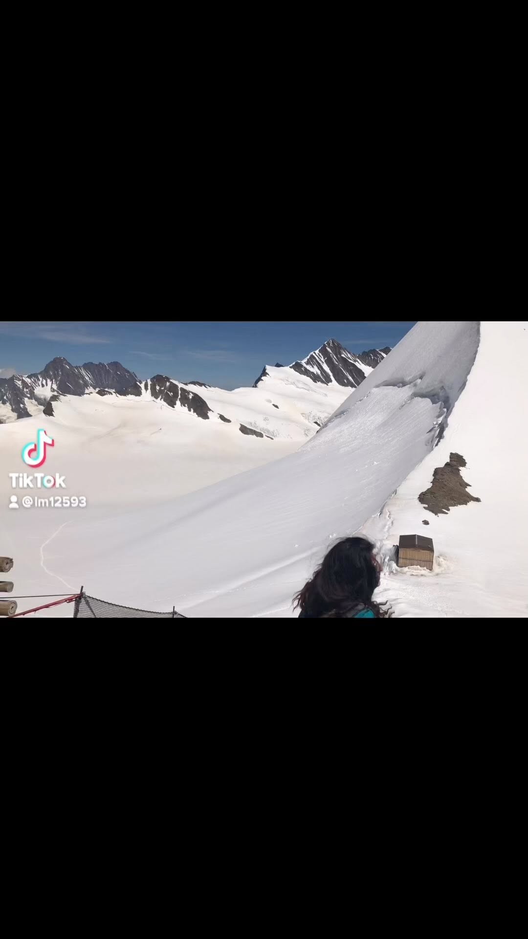 https://d2zmqyh8caa94h.cloudfront.net/creator_social_media_contents/instagram/reels/Cjrlzwjtq_8/Cjrlzwjtq_8.mp4