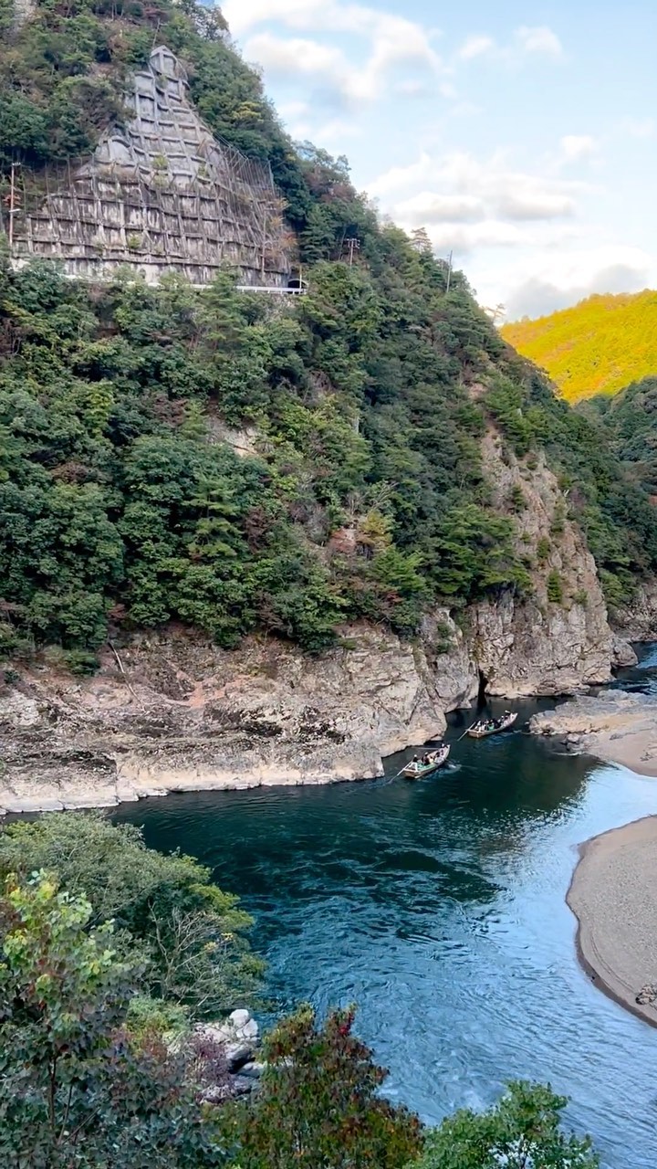 https://d2zmqyh8caa94h.cloudfront.net/creator_social_media_contents/instagram/reels/CnGx2LqhLcf/CnGx2LqhLcf.mp4