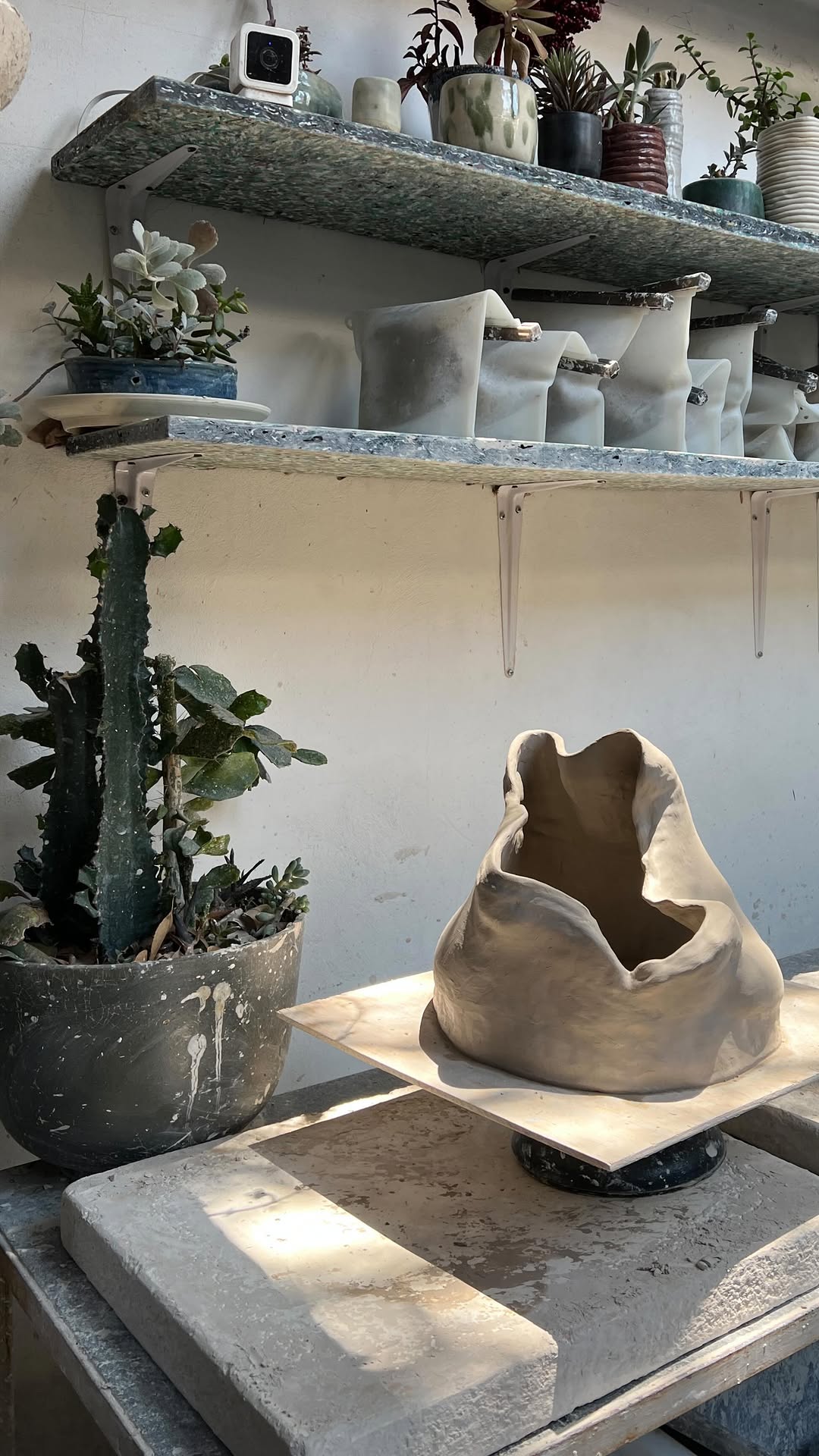Ademán Ceramics: Handbuilding a Pottery Vase
