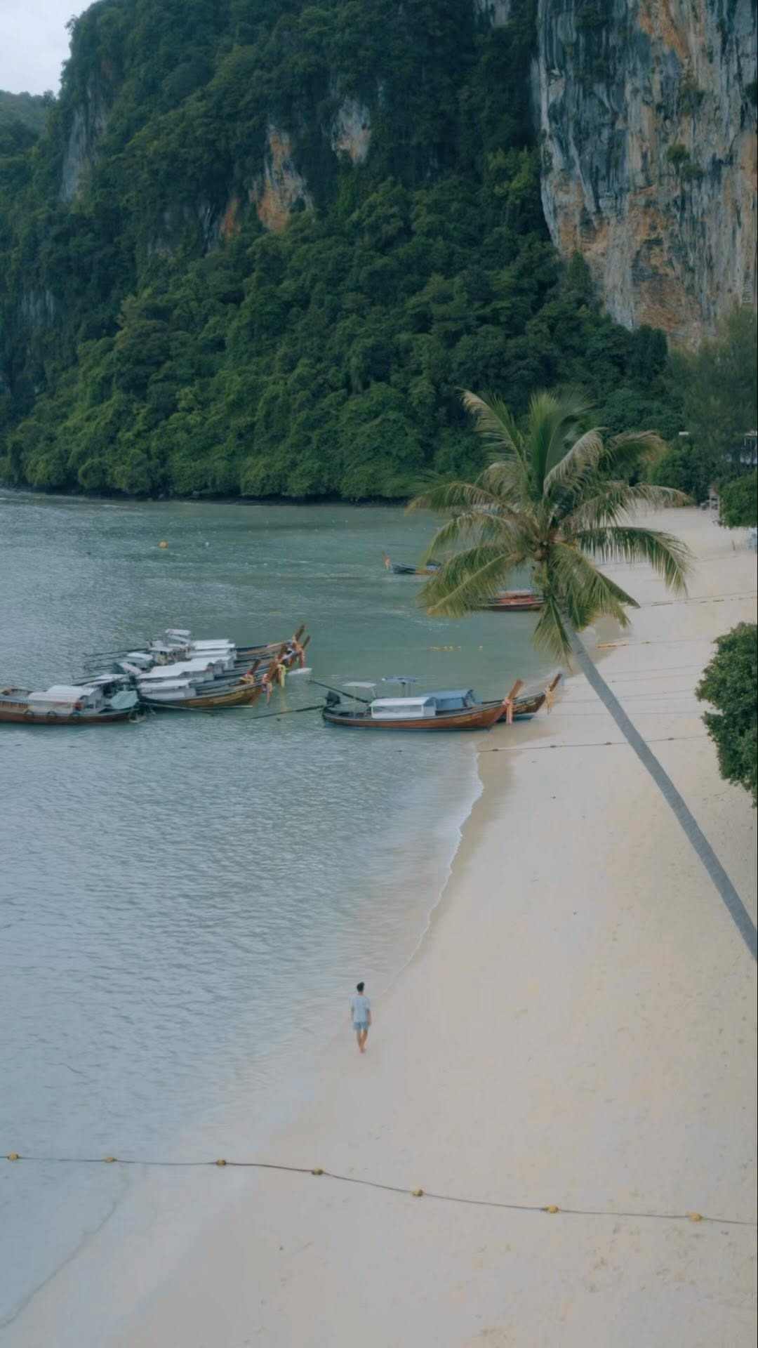 https://d2zmqyh8caa94h.cloudfront.net/creator_social_media_contents/instagram/reels/CuRFrtiAygI/CuRFrtiAygI.mp4