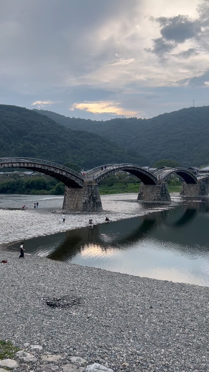 https://d2zmqyh8caa94h.cloudfront.net/creator_social_media_contents/instagram/reels/CxQa1UpvbrC/CxQa1UpvbrC.mp4
