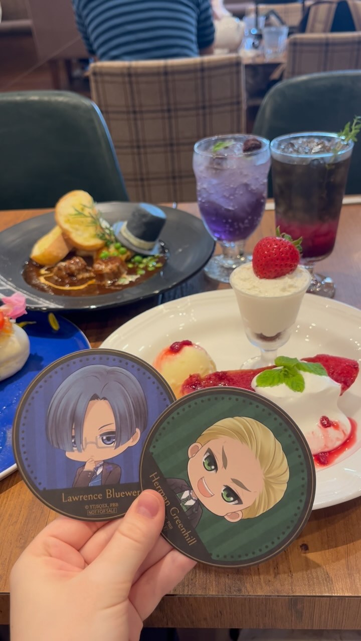 Black Butler Cafe Offers Themed Drinks