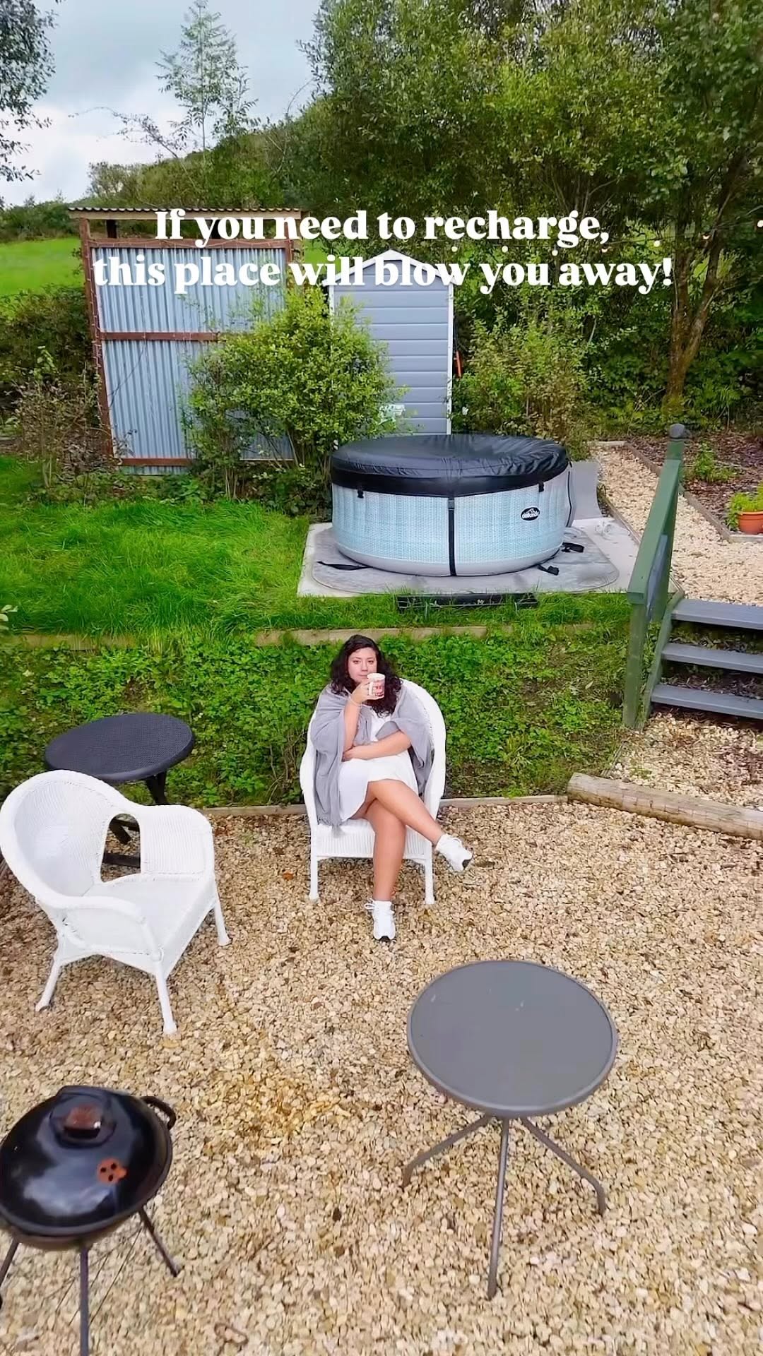 https://d2zmqyh8caa94h.cloudfront.net/creator_social_media_contents/instagram/reels/DCwhxKUoC6M/DCwhxKUoC6M.mp4