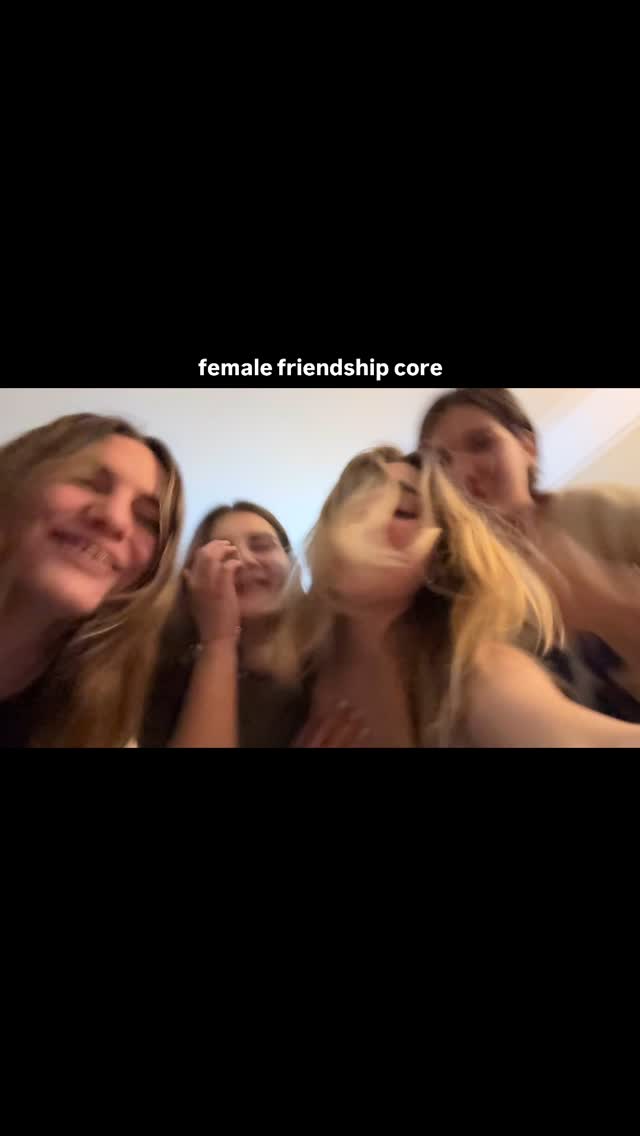 https://d2zmqyh8caa94h.cloudfront.net/creator_social_media_contents/instagram/reels/DFQ6hPfSFii/DFQ6hPfSFii.mp4