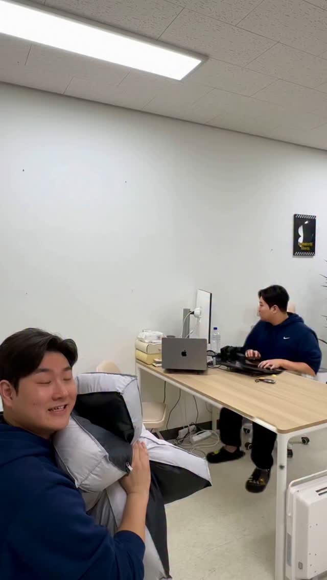 https://d2zmqyh8caa94h.cloudfront.net/creator_social_media_contents/instagram/reels/DGDkmZSzNzP/DGDkmZSzNzP.mp4