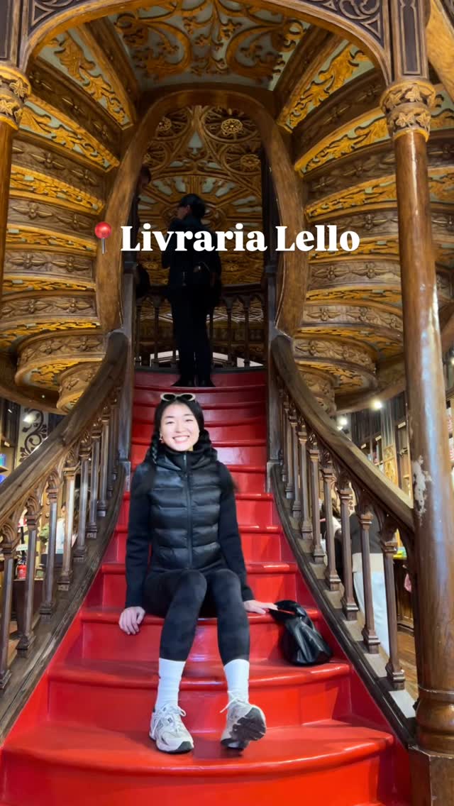 Livraria Lello: Porto's Beautiful Bookstore