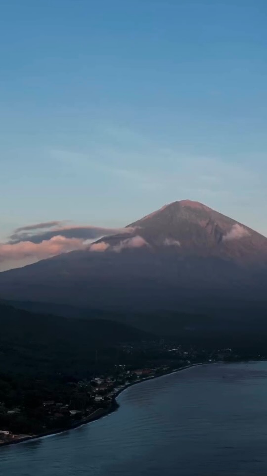 https://d2zmqyh8caa94h.cloudfront.net/creator_social_media_contents/instagram/reels/DHyWijvPTdq/DHyWijvPTdq.mp4