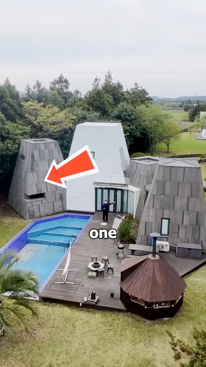 https://d2zmqyh8caa94h.cloudfront.net/creator_social_media_contents/instagram/reels/DJdMhnczL_F/DJdMhnczL_F.mp4