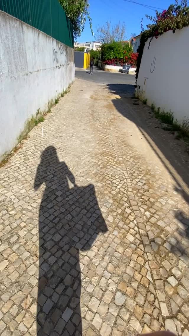 https://d2zmqyh8caa94h.cloudfront.net/creator_social_media_contents/instagram/reels/DKKwsi7shSd/DKKwsi7shSd.mp4