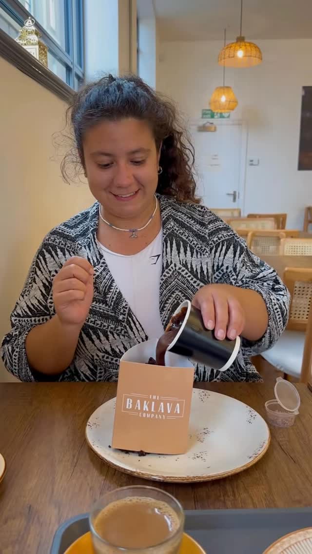 https://d2zmqyh8caa94h.cloudfront.net/creator_social_media_contents/instagram/reels/DKftLQvoshM/DKftLQvoshM.mp4