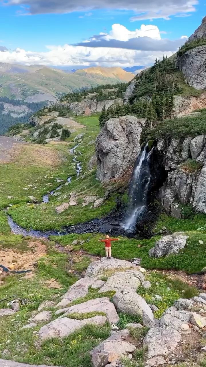 https://d2zmqyh8caa94h.cloudfront.net/creator_social_media_contents/instagram/reels/DKvox0bOZJX/DKvox0bOZJX.mp4
