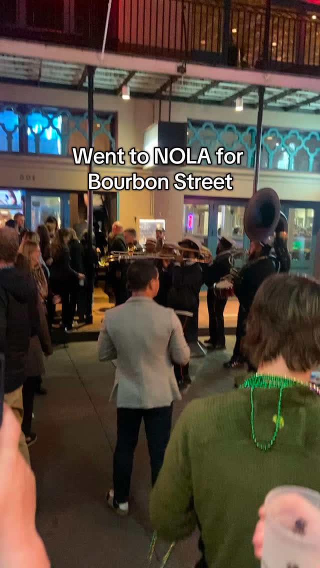 https://d2zmqyh8caa94h.cloudfront.net/creator_social_media_contents/instagram/reels/DL0cTX2hbN8/DL0cTX2hbN8.mp4