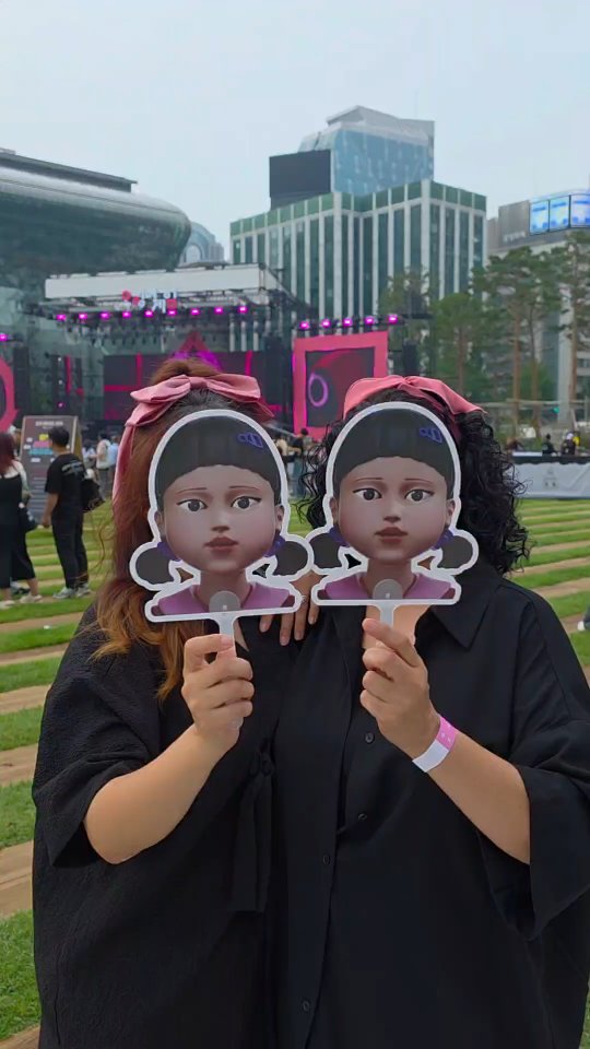 https://d2zmqyh8caa94h.cloudfront.net/creator_social_media_contents/instagram/reels/DLlyQauzmdp/DLlyQauzmdp.mp4