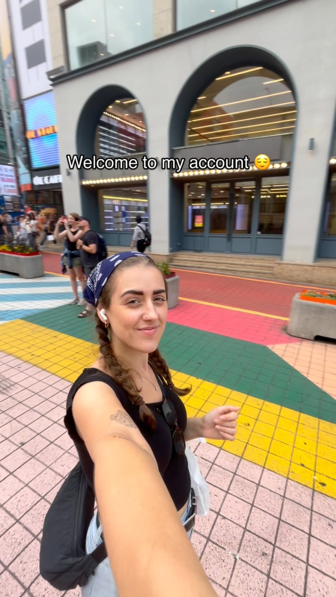 https://d2zmqyh8caa94h.cloudfront.net/creator_social_media_contents/instagram/reels/DM8KjVvozHo/DM8KjVvozHo.mp4