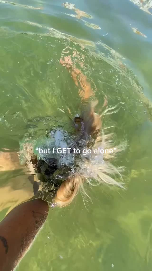 https://d2zmqyh8caa94h.cloudfront.net/creator_social_media_contents/instagram/reels/DNIWpZ0MwMT/DNIWpZ0MwMT.mp4