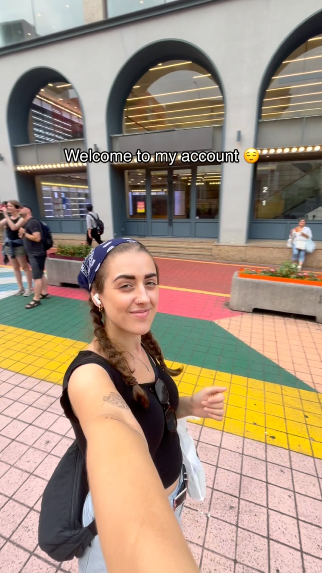 https://d2zmqyh8caa94h.cloudfront.net/creator_social_media_contents/instagram/reels/DNa6TCIosCB/DNa6TCIosCB.mp4
