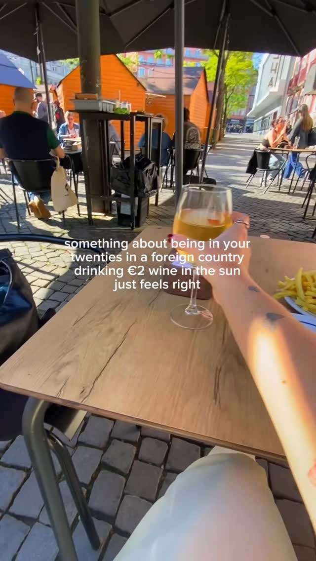 https://d2zmqyh8caa94h.cloudfront.net/creator_social_media_contents/instagram/reels/DNkkXxQMW-D/DNkkXxQMW-D.mp4