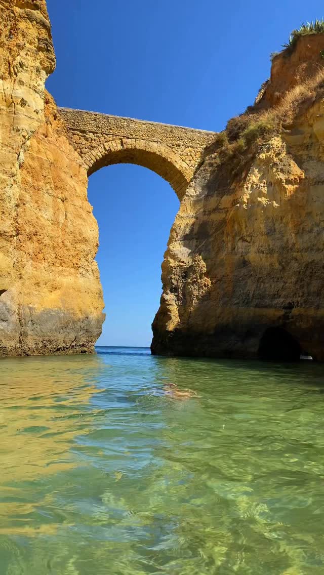 https://d2zmqyh8caa94h.cloudfront.net/creator_social_media_contents/instagram/reels/DQclO8djDNm/DQclO8djDNm.mp4