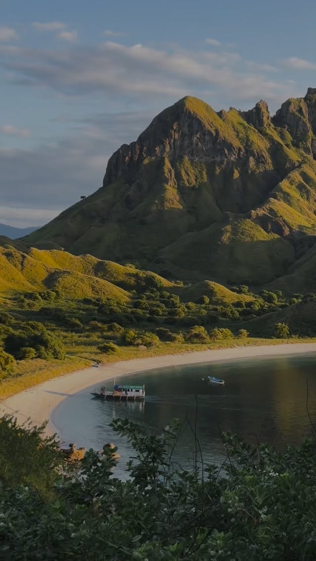 https://d2zmqyh8caa94h.cloudfront.net/creator_social_media_contents/instagram/reels/DRmQI9RCY3I/DRmQI9RCY3I.mp4