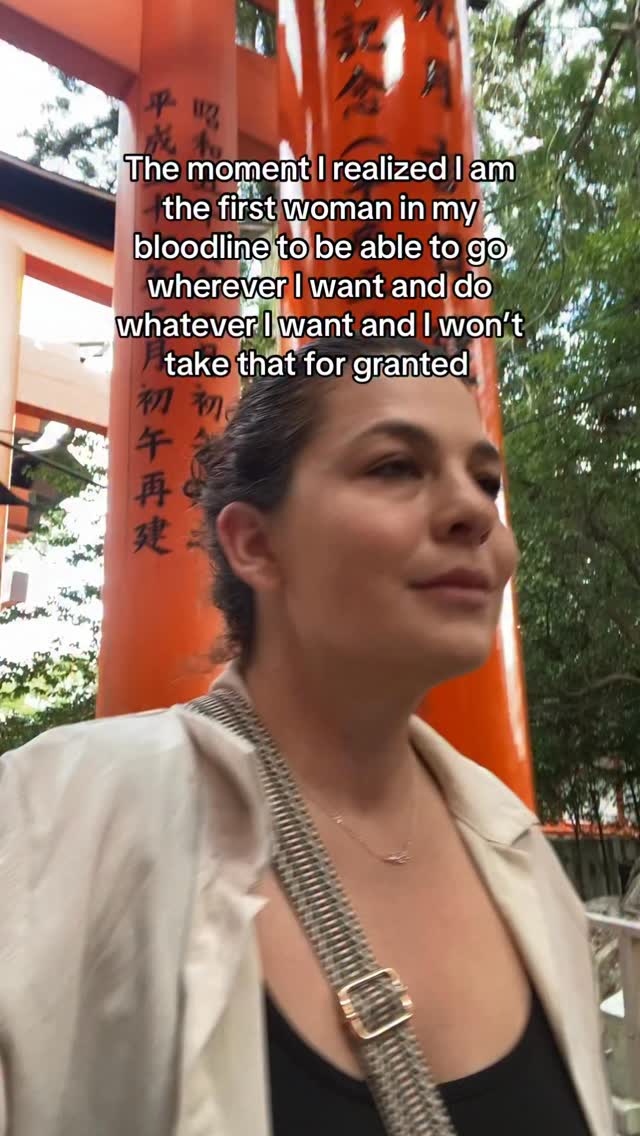 https://d2zmqyh8caa94h.cloudfront.net/creator_social_media_contents/instagram/reels/DS0MGnvD07J/DS0MGnvD07J.mp4