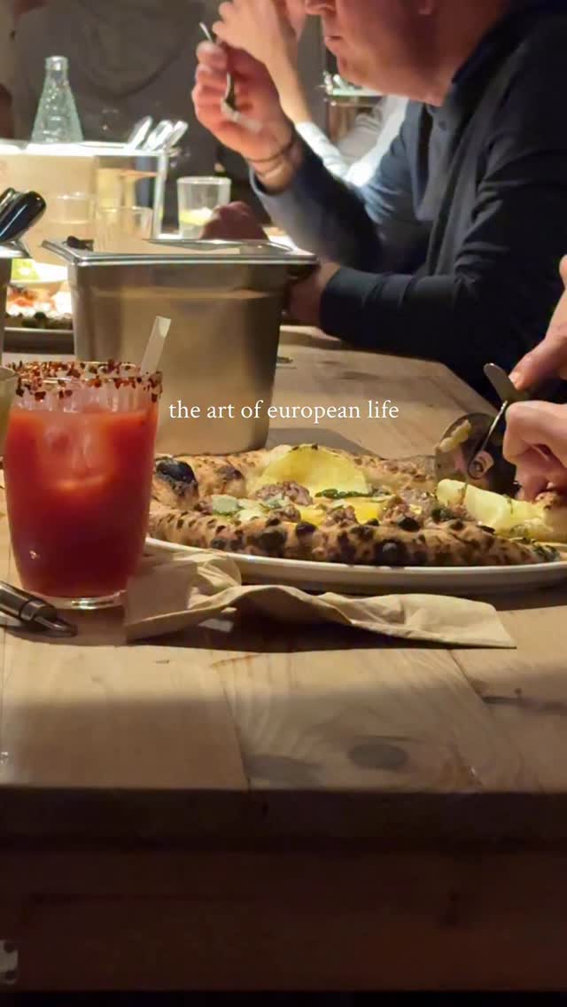 https://d2zmqyh8caa94h.cloudfront.net/creator_social_media_contents/instagram/reels/DVE65EyDTjJ/DVE65EyDTjJ.mp4