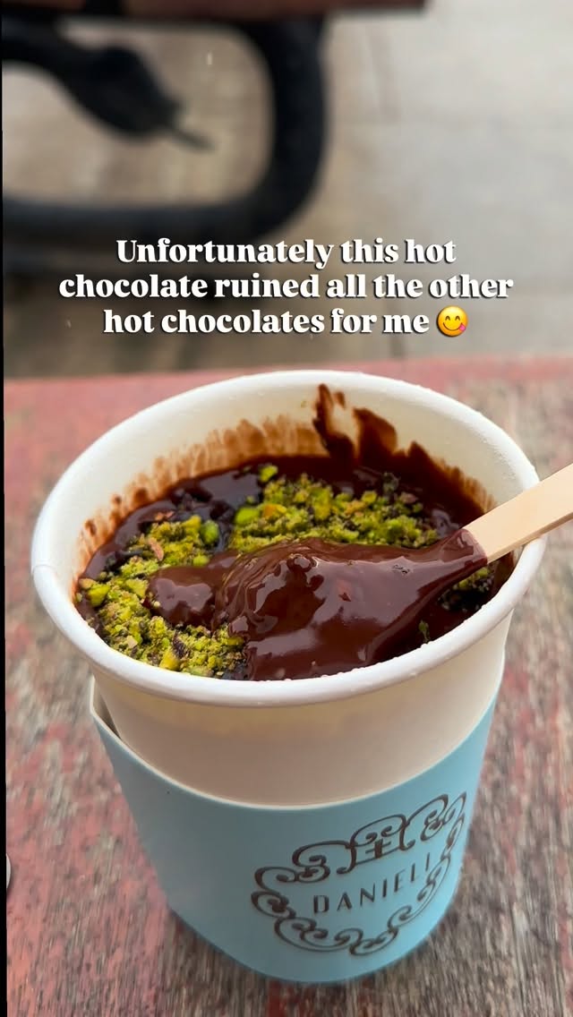 https://d2zmqyh8caa94h.cloudfront.net/creator_social_media_contents/instagram/reels/DVHfEv-gvR5/DVHfEv-gvR5.mp4