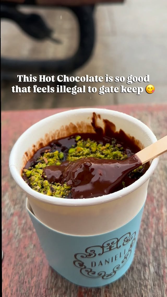 https://d2zmqyh8caa94h.cloudfront.net/creator_social_media_contents/instagram/reels/DVHfQb_gi0q/DVHfQb_gi0q.mp4