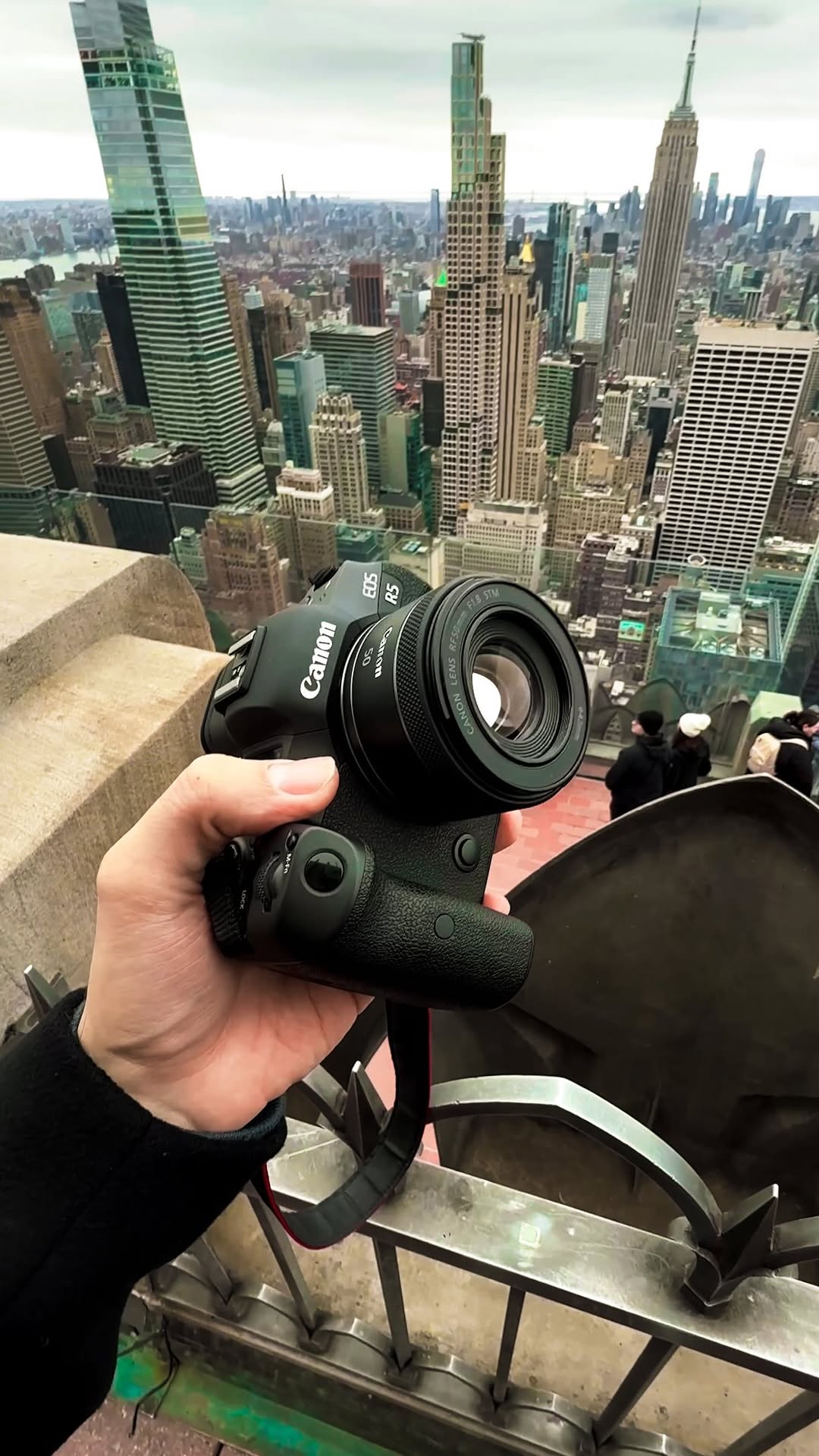https://d2zmqyh8caa94h.cloudfront.net/creator_social_media_contents/instagram/reels/DVMEQQtEQbC/DVMEQQtEQbC.mp4