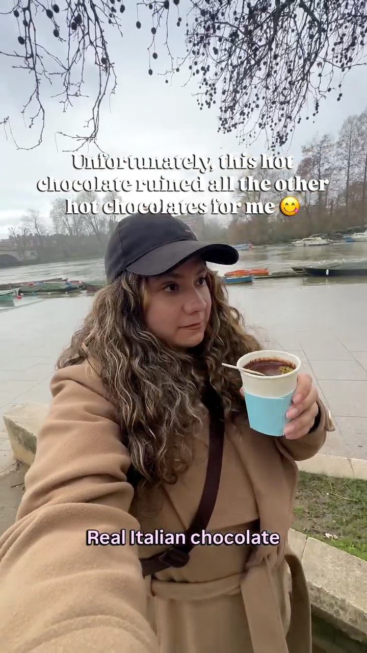 https://d2zmqyh8caa94h.cloudfront.net/creator_social_media_contents/instagram/reels/DVZUSt0gqZb/DVZUSt0gqZb.mp4