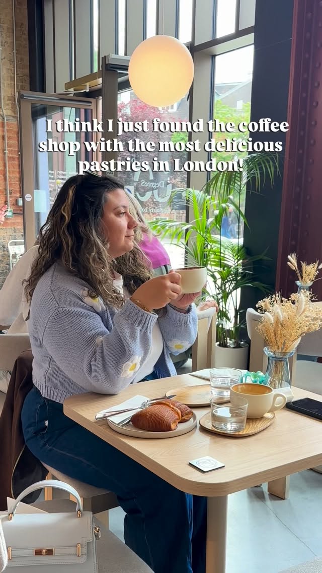 https://d2zmqyh8caa94h.cloudfront.net/creator_social_media_contents/instagram/reels/DYm9Bzyiti8/DYm9Bzyiti8.mp4
