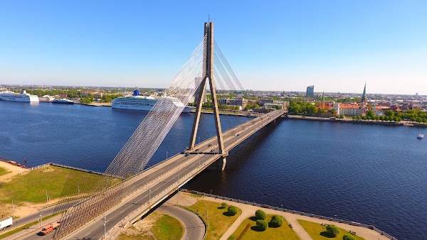 Vanšu Bridge