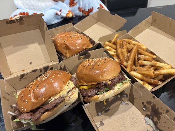 Marci Lou's Burger Co - Cabramatta 4