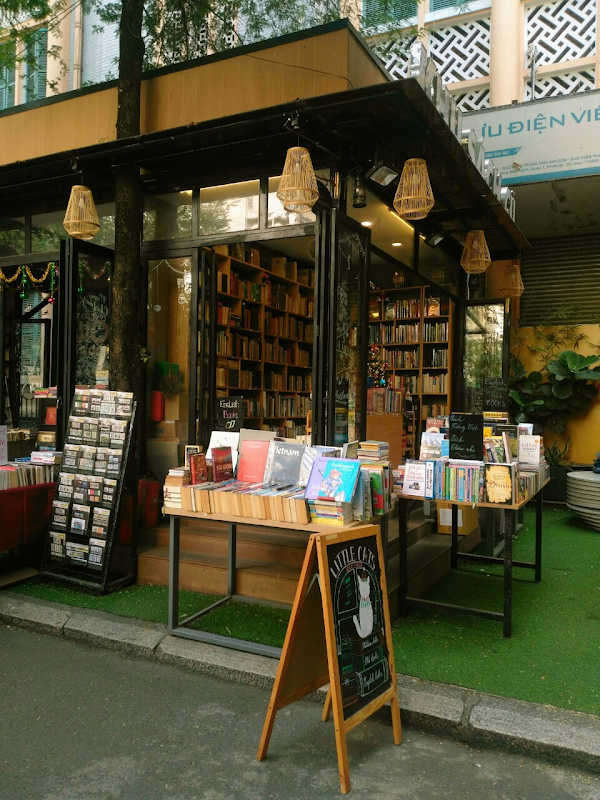 Little Cats Bookstore