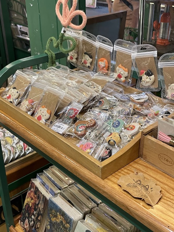 Little Cats Bookstore 2
