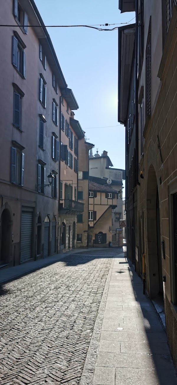 Via Pignolo