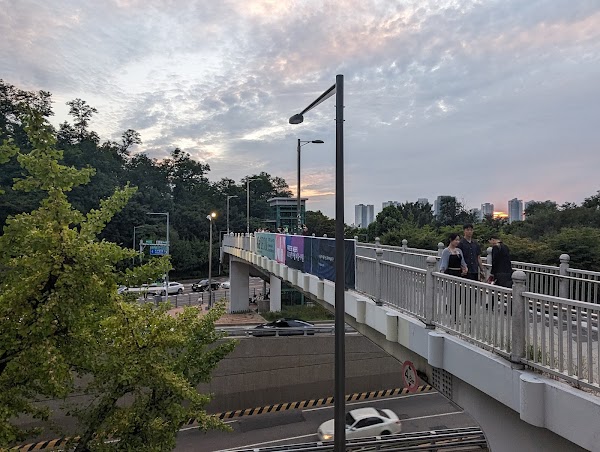 Noksapyeong Pedestrian Bridge 4