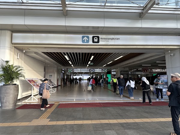 STASIUN KERETA CEPAT HALIM KCIC