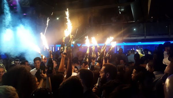 Dock's Club 4