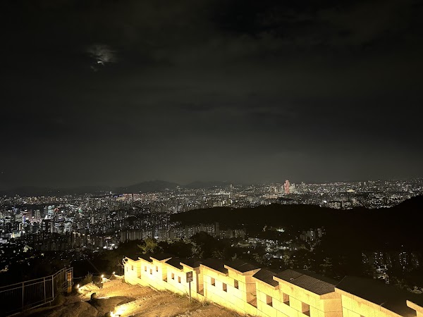 Inwangsan Mountain Park 4