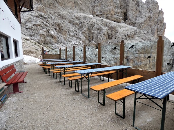 Rifugio Toni Demetz Hütte