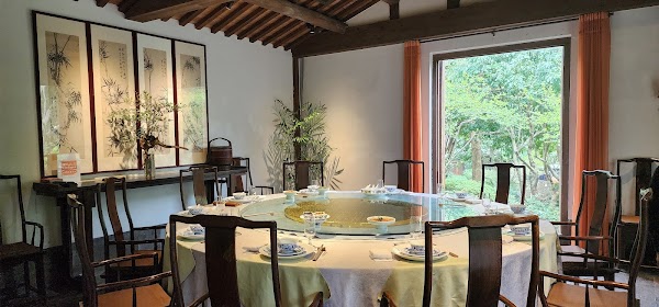 Dragon Well Manor